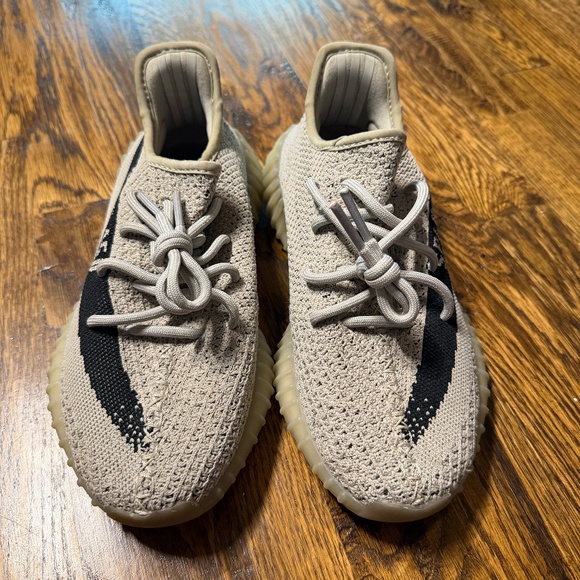 Yeezy Boost 350 - Picture 2 of 6